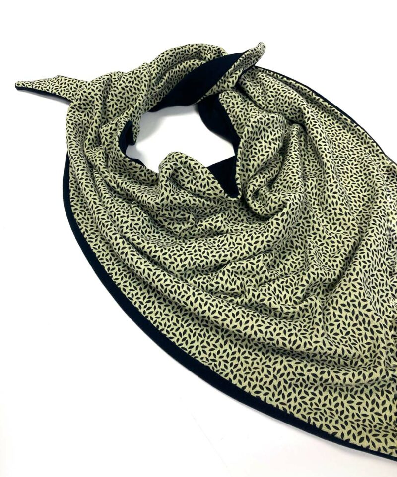 Sciarpa triangolo foglie verde acqua