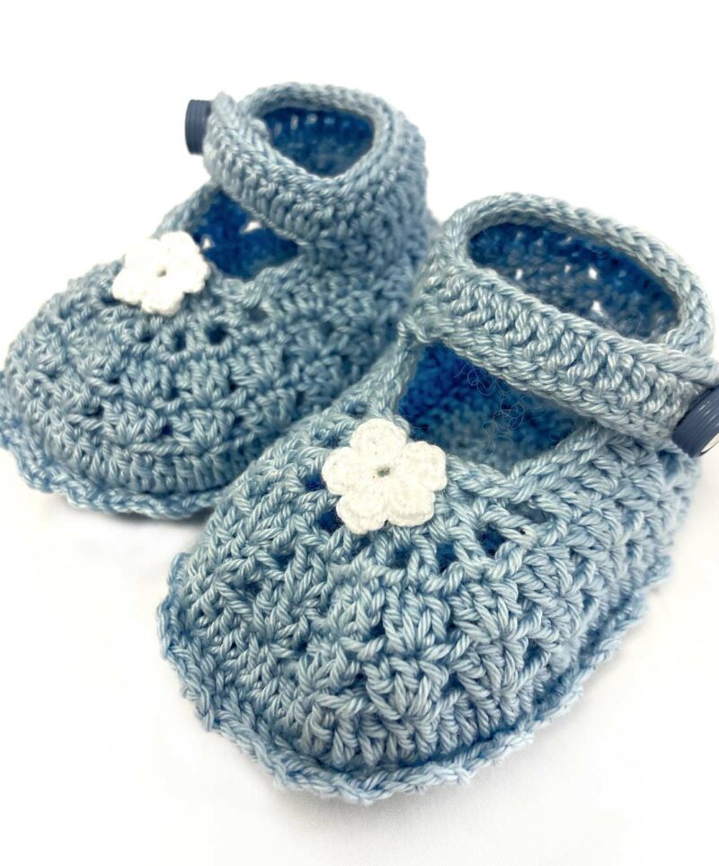 Scarpina crochet azzurra fiorellino