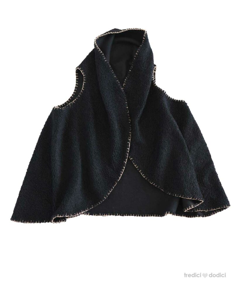 Gilet orsetto nero bordato all'uncinetto
